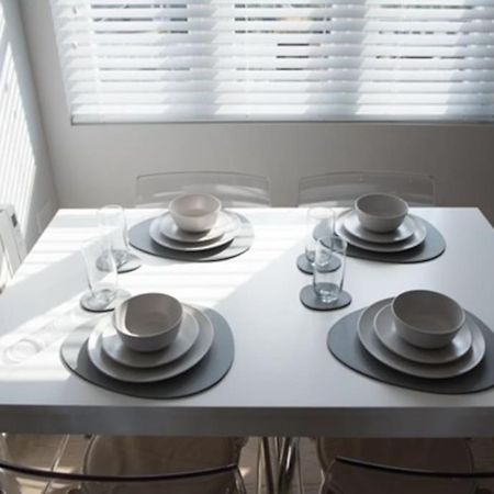 Beautiful, Spacious 1 Bed Flat 브렌트우드 외부 사진