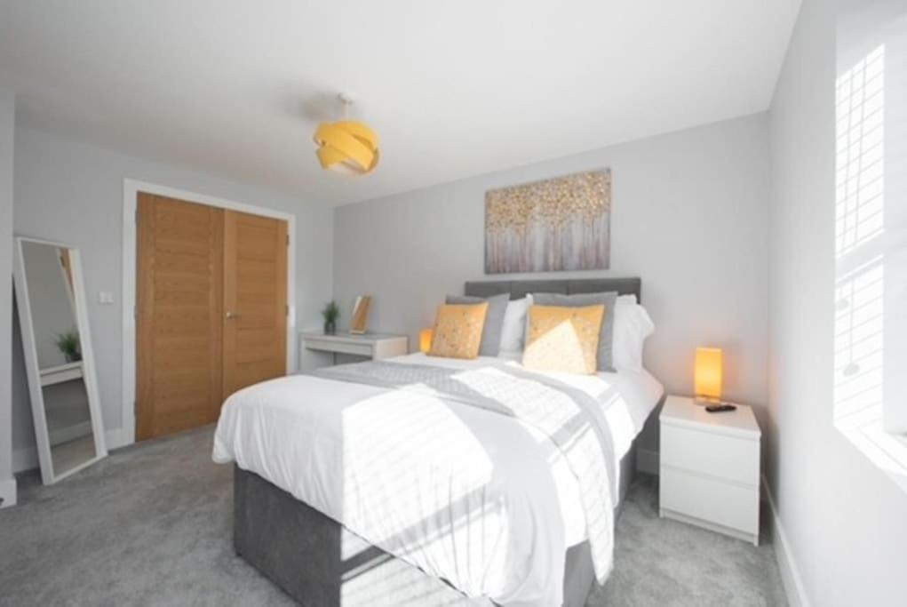 Beautiful, Spacious 1 Bed Flat 브렌트우드 외부 사진