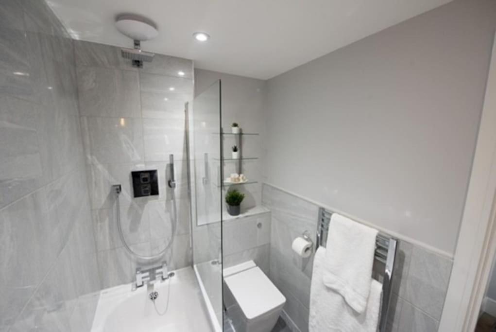 Beautiful, Spacious 1 Bed Flat 브렌트우드 외부 사진
