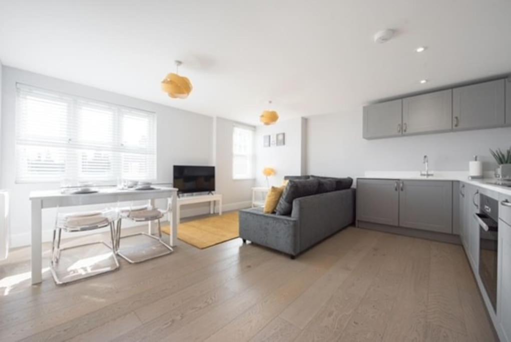 Beautiful, Spacious 1 Bed Flat 브렌트우드 외부 사진