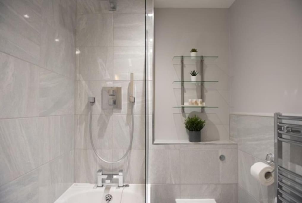 Beautiful, Spacious 1 Bed Flat 브렌트우드 외부 사진