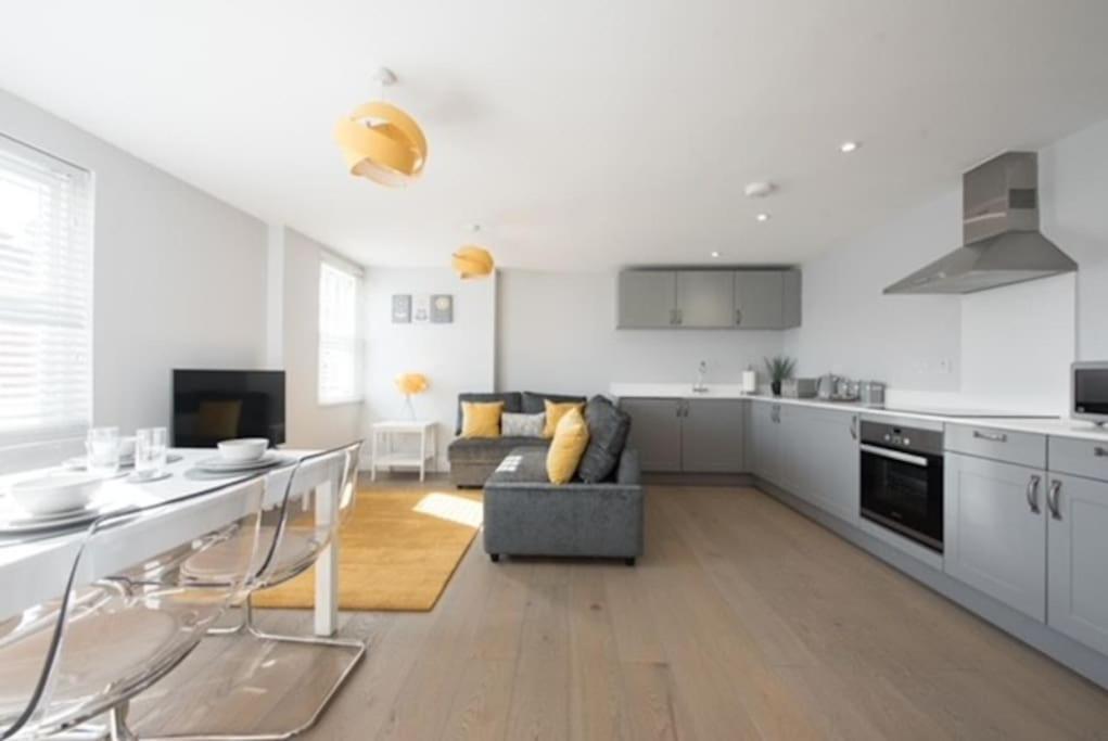 Beautiful, Spacious 1 Bed Flat 브렌트우드 외부 사진