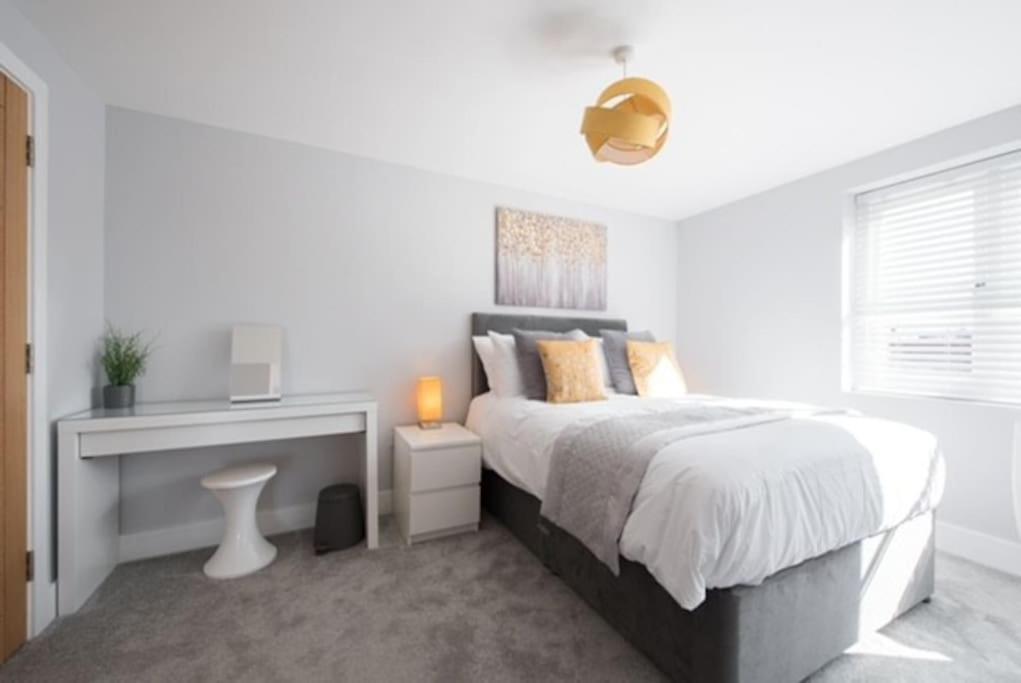 Beautiful, Spacious 1 Bed Flat 브렌트우드 외부 사진