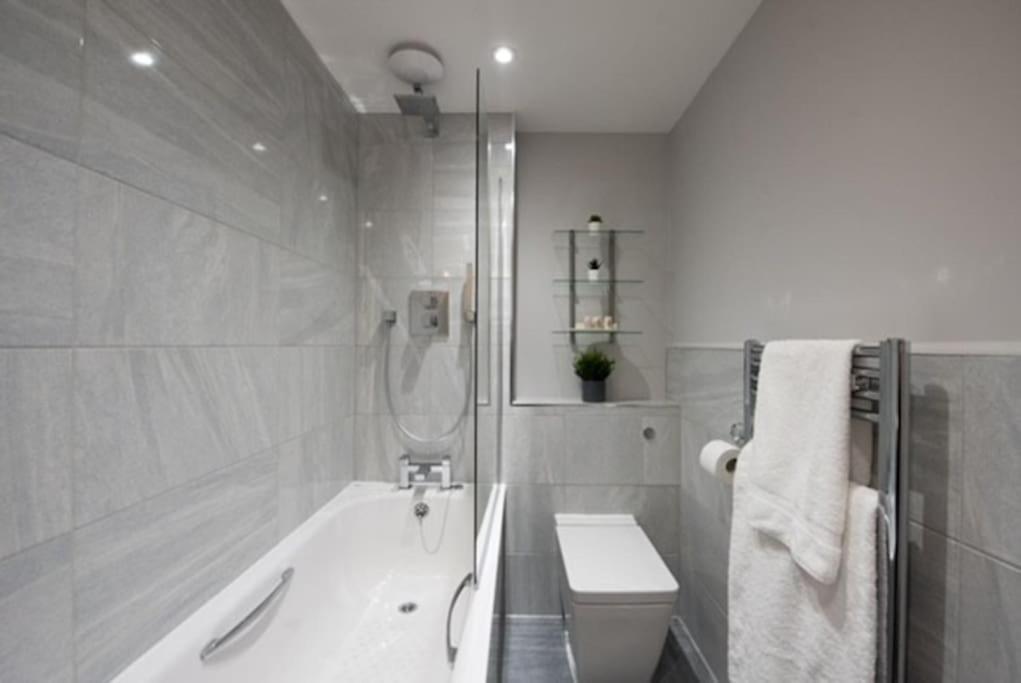 Beautiful, Spacious 1 Bed Flat 브렌트우드 외부 사진
