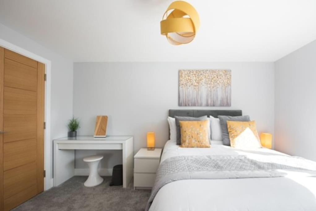 Beautiful, Spacious 1 Bed Flat 브렌트우드 외부 사진